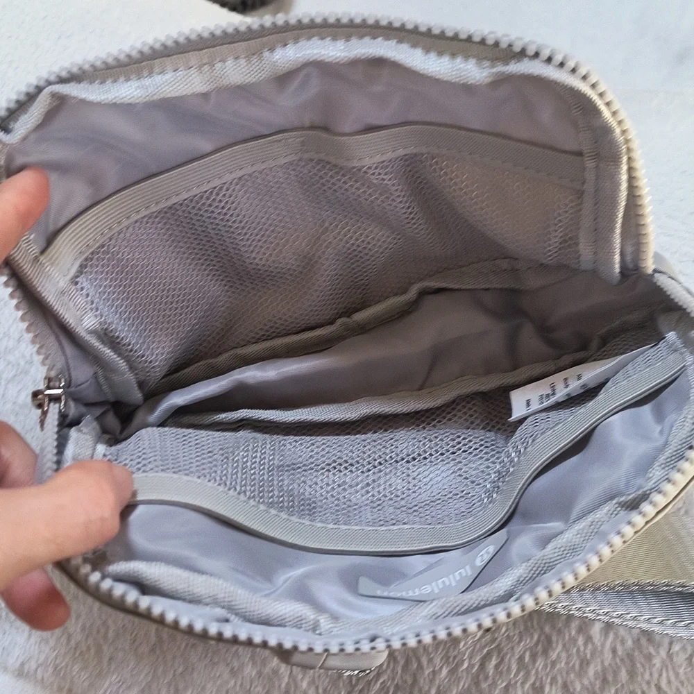 NWT Lululemon Everywhere Belt Bag Limited Edition 1L